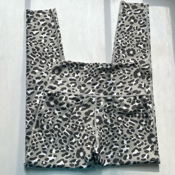 OFFLINE by Aerie Goals 7/8 High Rise Legging Grey Leopard - Picture 3 of 4